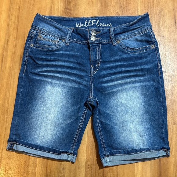 Wallflower Blue Stretchy Jean Shorts with Fading - Picture 1 of 11